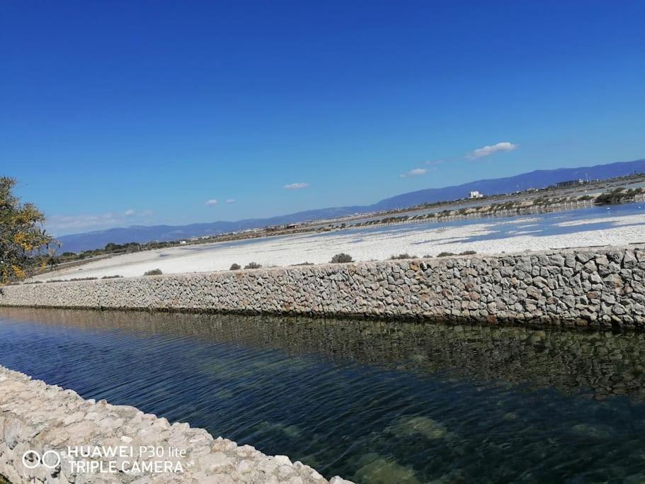Pop In! Sunny 2Bdr Apt Cagliari Near The Beach Bagian luar foto