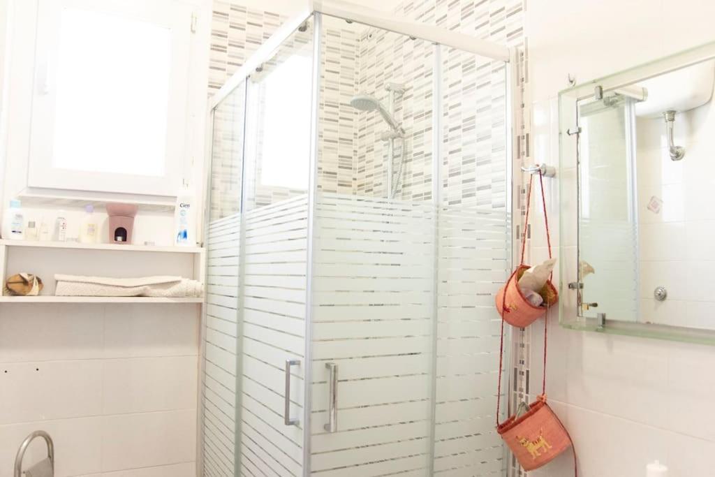 Pop In! Sunny 2Bdr Apt Cagliari Near The Beach Bagian luar foto